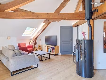 à vendre – charmant t4 avec terrasse et vue dégagée – passy (chedde)