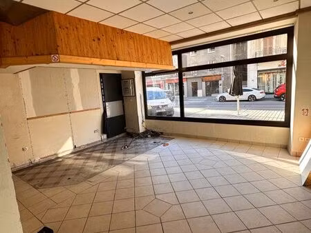 local commercial axe passant modane gare 70m2