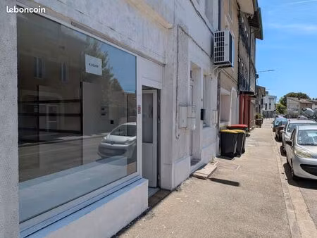 local commercial 35 m² – loyer réduit à 400 eur/mois pendant 6 mois