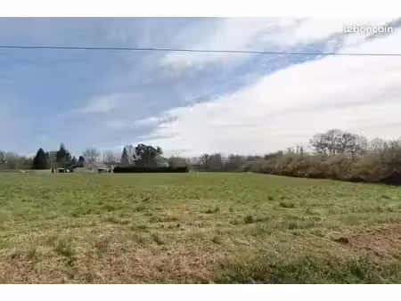 terrain 650 m² saint saturnin