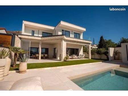 villa d’exception de 200 m² sur terrain de 485 m²