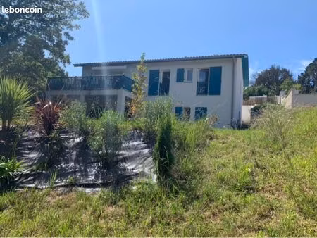 ensemble immobilier à louer à l’ année à arcangues