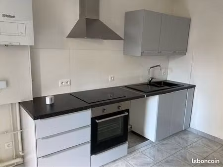 grand t2 bien entretenu avec jardin commun