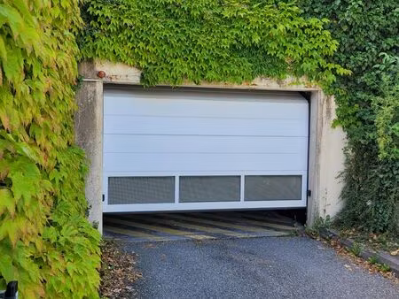 garage fermé et securisé 13m2