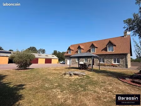 maison 9 pièces 218 m²
