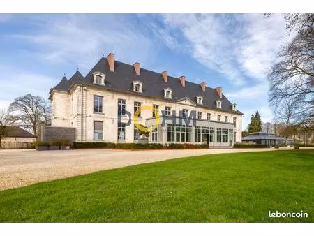 chateau 14 pièces 900 m²