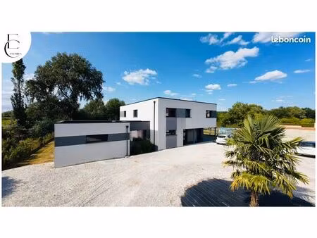 maison individuelle 330m2 10 pièces