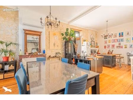 maison 6 pièces 240 m²