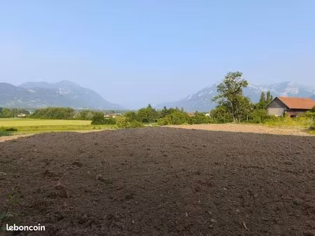 terrain 681 m² amancy