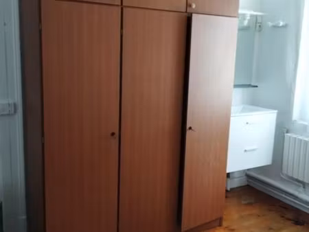 loue chambre meublée