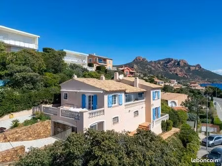 villa bord de mer cote d'azur entre cannes et saint-tropez