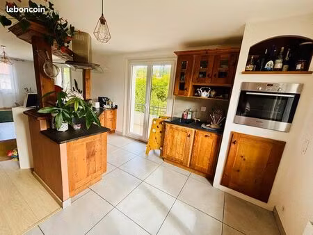 appartement t4 centre ville frangy avec jardin