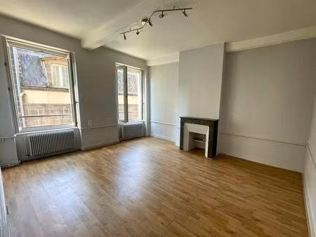 t2 de 42 m² rénové en hyper centre de riom