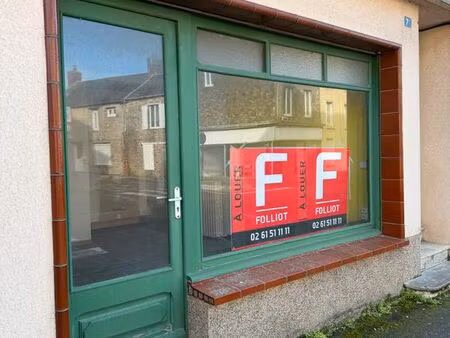 local commercial à louer – en plein cœur du centre-ville de la haye-du-puits