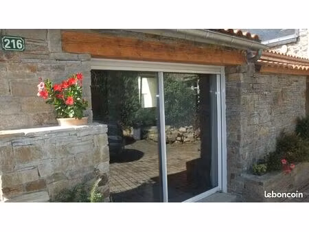 location studio meublé