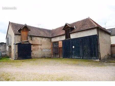 entrepôt 200m2 au sol