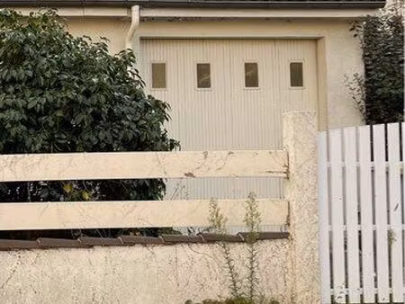 loue grand garage et maison (non habitable)