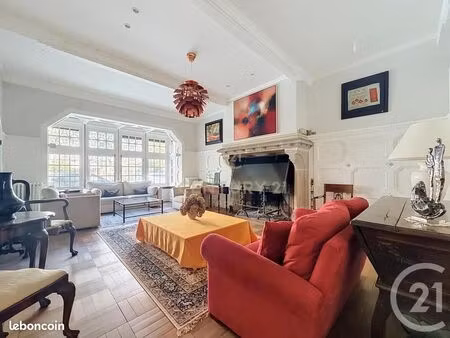 maison 9 pièces 350 m²