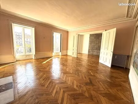appartement 10 pièces 236 m²