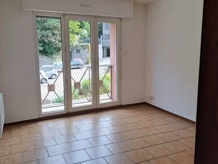 epinal - f2 à louer (200m place des vosges)