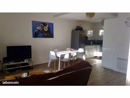appartement t3 de 65m2 refait a neuf