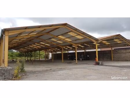 hangar pour logistique
