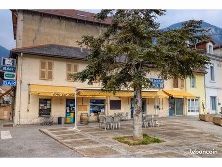 local bar 180 m²