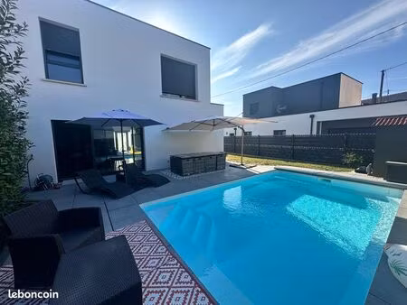 particulier à particulier maison d’exeption de 210 m2 habitables- 5 chambres - piscine- ga