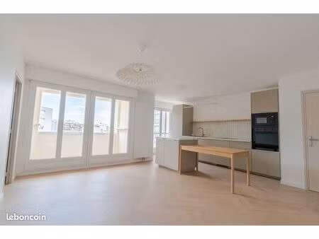 t4 de 82 m² entièrement rénové – balcon  parking couvert – quartier des salins