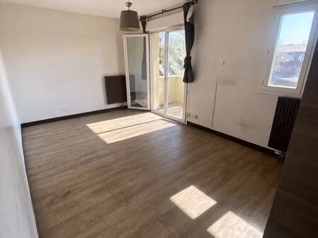 à vendre t2 - evry courcouronnes