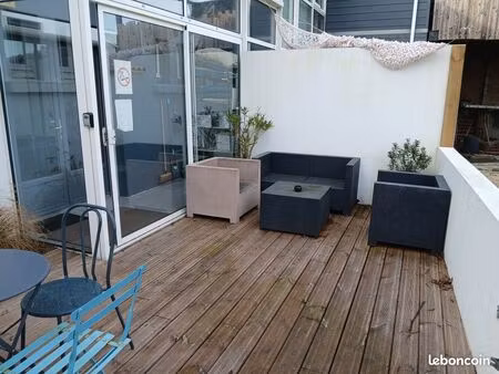 appartement t3 rénové de 65 m² avec terrasse – 2 chambres & 2 salles de bain – disponible 