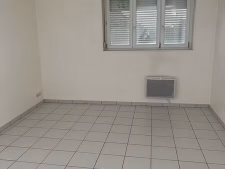? f2 lumineux avec parking et box – soissons (02200)