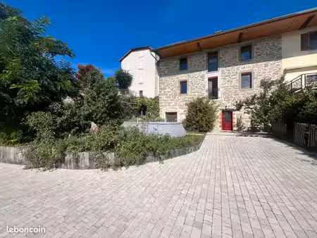 grande maison familiale en pierre / dpe b