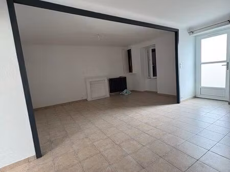 charmante maison en pierre en centre bourg