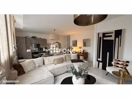 appartement t4 entièrement rénové - proche centre-ville - parking - ascenseur