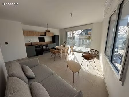 appartement lumineux t3 + terrasse
