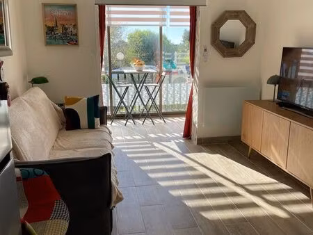 studio 24 5 m2 . vue mer. entièrement rénové