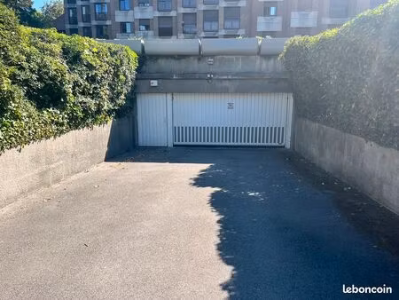 garage à louer