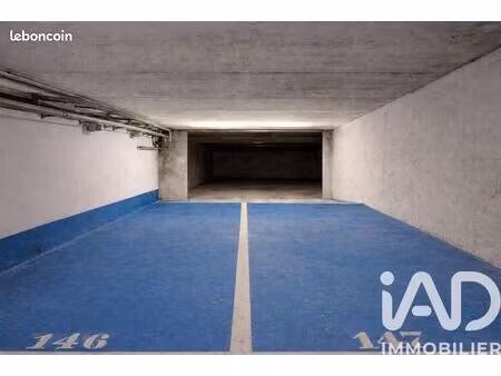 parking/box 25 m² massy