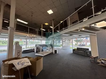 local commercial 2000 m² cambrai
