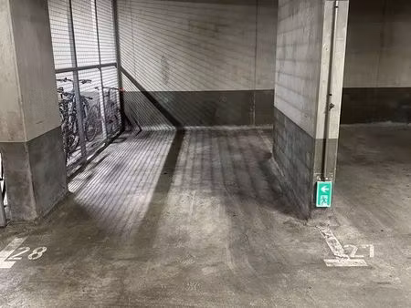 loue place de parking en sous sol