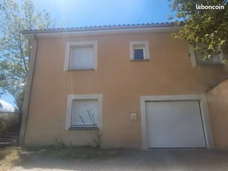 maison récente (années 2010) – 136 m² – 6 pièces – terrain 1 113 m² – 239 900