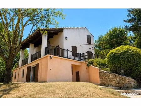 maison individuelle 5 pièces – 97 m2 habitables – terrain arboré de 2 200 m2