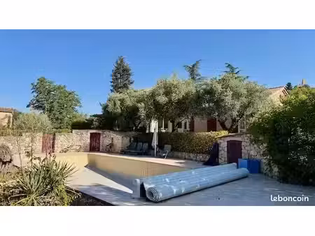 maison 8 pièces 250 m²