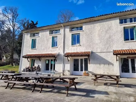 maison 800 m² lavelanet