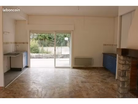 appartement t3 rdc+ 2 terrasses +clim