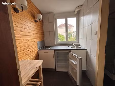 a louer studio meuble centre ville epinal 19m2 - disponible 1er septembre