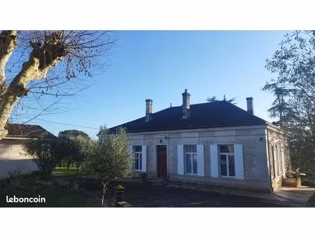 maison 8 pièces 265 m²