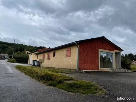local 100 m2