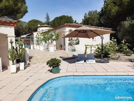 maison 9 pièces 243 m2